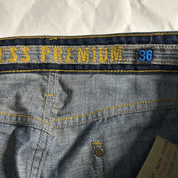 GUESS Premium Falcon Mens Jeans 36x34 Bootcut Dark Wash Denim Embellished Button - Picture 9 of 9